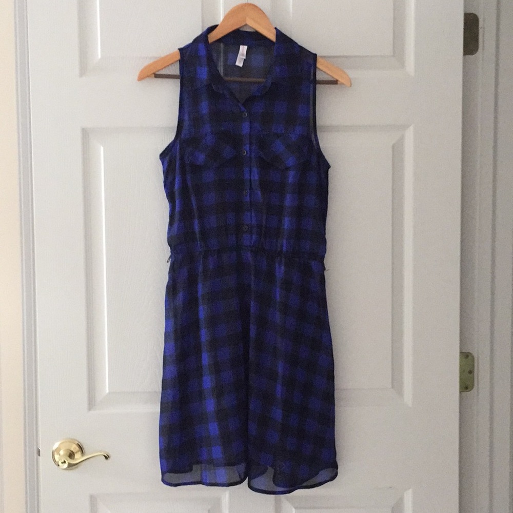 Sleeveless dress